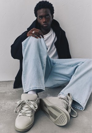 PULL&BEAR Skateschoenen - grey