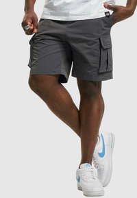 Karl Kani - KM232-025-2 KK RUBBER SIGNATURE - Shorts - anthracite Miniatyrbild 1