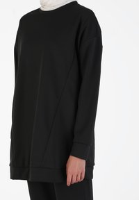 Modanisa REFKA  SET - Pantalones - black