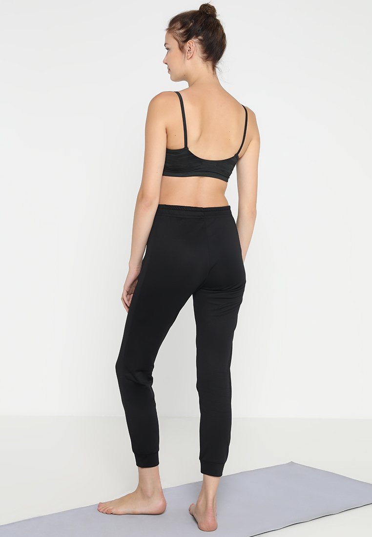 track pants leggings