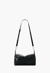 Mustast nahast õlakott reguleeritava rihmaga, hõbedase tõmblukuga tasku ja esipinnal reljeefsed lillemustrid.