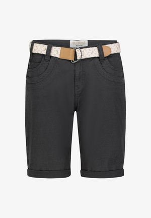 Schwarze Jeans-Shorts mit umgeschlagenem Saum, ausgestattet mit einem geflochtenen weiß-beigen Gürtel, fünf Taschen und sichtbaren Nähdetails.