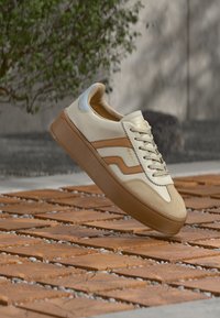 Επιλέχθηκε, off white/light blue