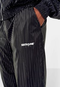 Sixth June SHINY - Jogginghose - black