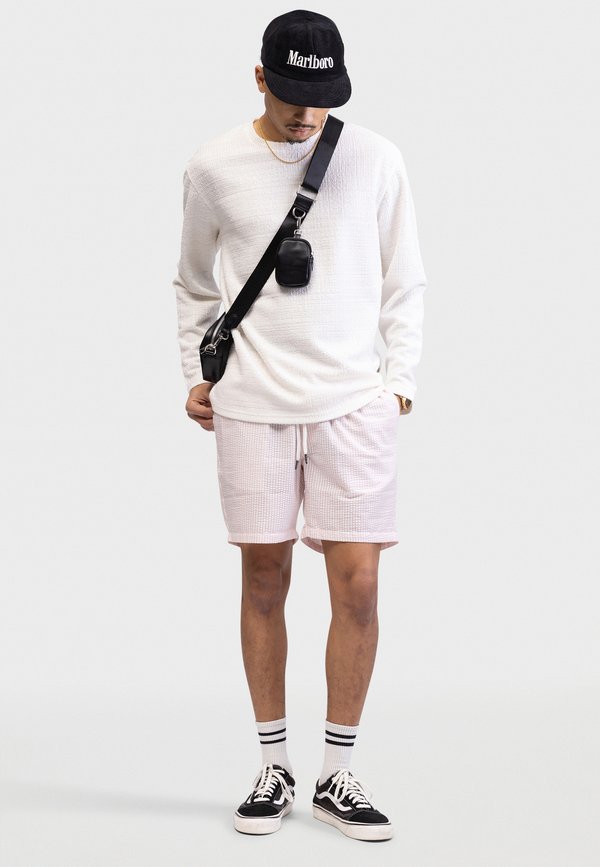 IAN REGULAR FIT - Shorts3