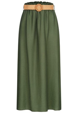 Jupe maxi verte en tissu léger, dotée d'une taille froncée et d'une ceinture tissée beige avec une boucle circulaire.