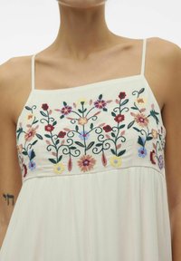 Vero Moda VERO MODA VMSINA LANGES - Velika haljina - birch