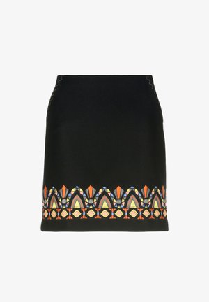 Fustă neagră cu broderie geometrică colorată la tiv în nuanțe de portocaliu, galben, albastru și negru, având un design elegant și detalii de cusătură subtile.