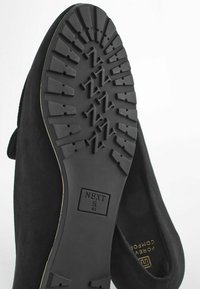 Next FOREVER COMFORT  REGULAR FIT - Loaferit/pistokkaat - black
