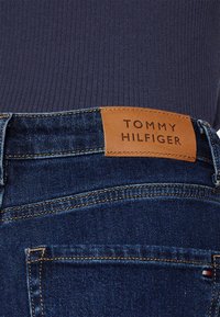 Tommy Hilfiger Vaqueros pitillo - dark-blue denim