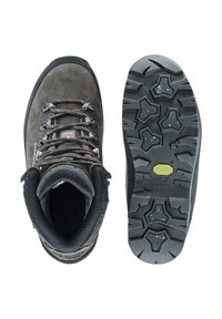 Grauer Wildleder-Wanderschuh mit Metallösen, braunen Schnürsenkeln, gepolstertem Kragen und Gummisohle mit gezacktem Profil für besseren Halt.