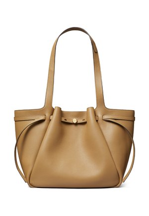 Lysebrun lædertaske med lange skulderstropper, pebblet tekstur og en lille knaplukning på frontklappen.