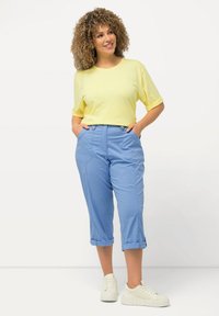 Ulla Popken 7/8 RETROUSSABLE POCHES - Pantalon classique - cloud blue
