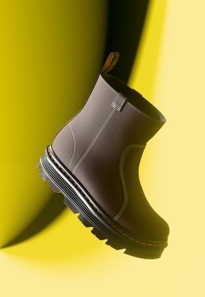 Dr. Martens ZEBZAG RIGGER - Klasične gležnjače - dark brown wyoming