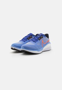 Nike Performance VOMERO 17 - Utcai futócipők - royal pulse/hyper crimson/astronomy blue/black/white/beyond pink