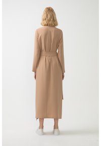 Touché Privé ENVELOPE CREPE - Dnevna obleka - beige