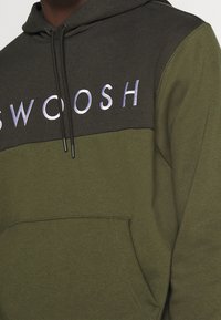 Nike Sportswear Luvtröja - olive