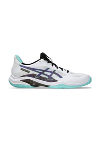Chaussure de sport blanche et turquoise avec lacets noirs, tige en mesh et logo de la marque sur le côté, conçue pour la course ou les activités sportives.