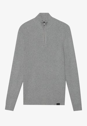Pull en maille côtelée gris avec un col montant et fermeture éclair demi-zip. Équipé de manches longues et d'une petite étiquette de marque en bas.
