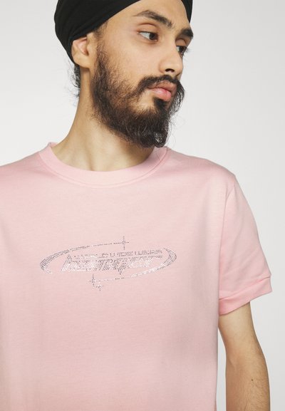 Holzweiler HANGER CROP RHINESTONE TEE - T-shirt z nadrukiem