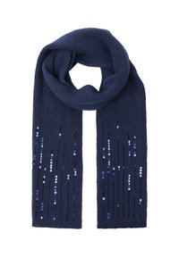 Écharpe tricotée bleu marine avec des rangées verticales de sequins bleus et noirs, pliée et drapée avec une boucle en haut sur un fond blanc.