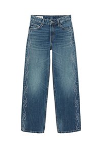 Plave široke traperice s vezenim uzorcima u obliku spirale, obrubljene sitnim perlicama duž vanjskih šavova na obje nogavice.