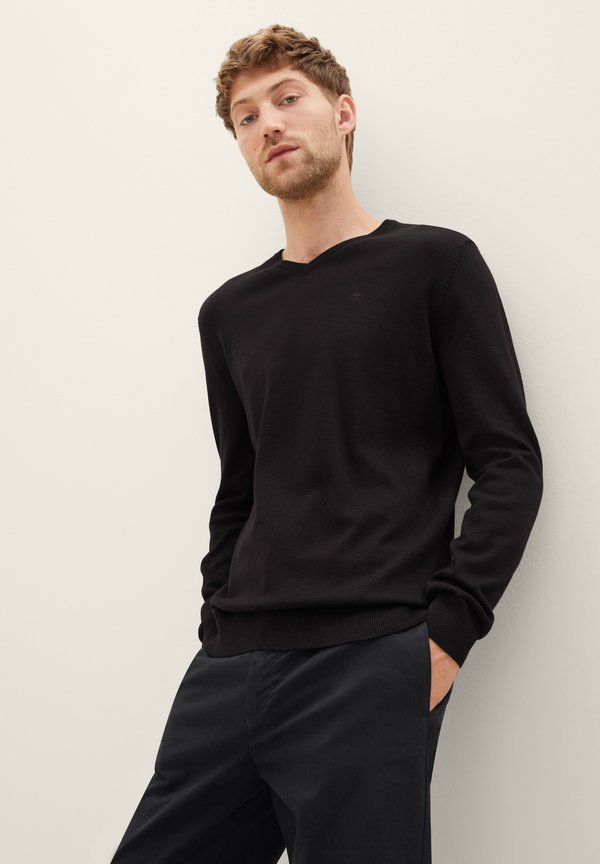 V NECK  - Strickpullover