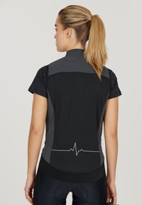 ELITE LAB Liivi - black