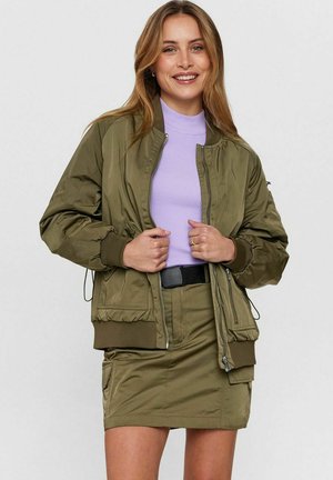 NUALLIE - Chaquetas bomber - ivy green