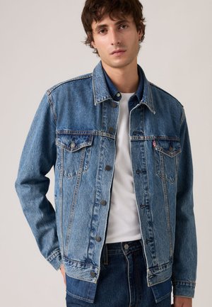 THE TRUCKER - Giacca di jeans - washed away
