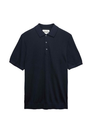 Polo in maglia fina di colore blu navy con maniche corte, tre bottoni e colletto classico.