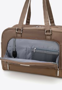 Borsa per laptop in stoffa marrone con manici doppi, chiusura con zip e scomparti interni, tra cui una tasca in rete e una piccola sezione con zip.