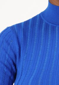 BOSS Stickad tröja - blue