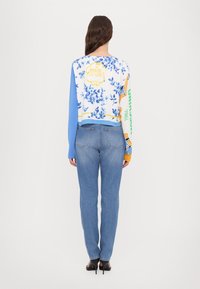 MOSCHINO JEANS SEASON SPECIALS - Adīta jaka - multi light blue