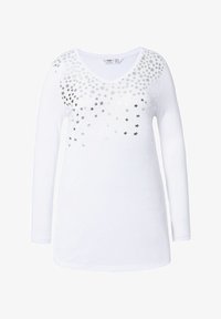 Unselected, snow white