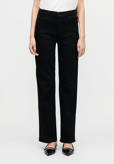 Μαύρο τζιν παντελόνι με ίσια γραμμή, διαθέτει πέντε τσέπες, θηλιές για ζώνη και κλασικό κούμπωμα με κουμπί και φερμουάρ. Μαλακή υφή.