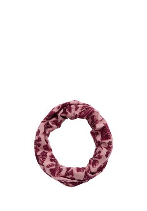 Ružový nekonečný šál z látky s tmavočerveným kvetinovým vzorom, usporiadaný do kruhu na bielom pozadí.