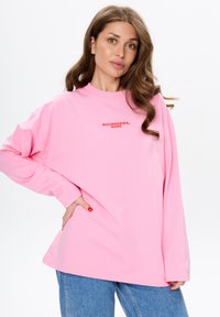 Unselected, pink