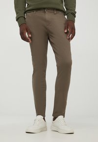 Terranova Chino - testa moro