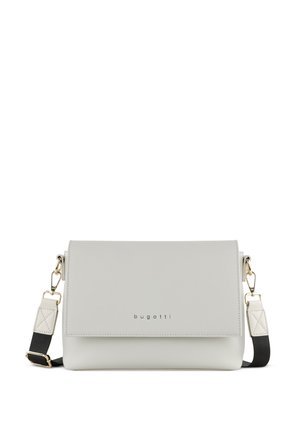 Sac à bandoulière en cuir gris clair avec fermeture rabat, sangle noire réglable et quincaillerie dorée, marqué "bugatti" à l'avant.
