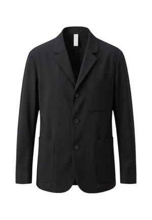 Blazer nero con tre bottoni, rever a lancia, maniche lunghe, taschino sul petto e due tasche applicate inferiori, mostrato su sfondo bianco.