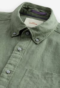 Next SIGNATURE BAIRD MCNUTT IRISH TRIMMED REGULAR FIT SINGLE CUFF - Vapaa-ajan kauluspaita - olive green