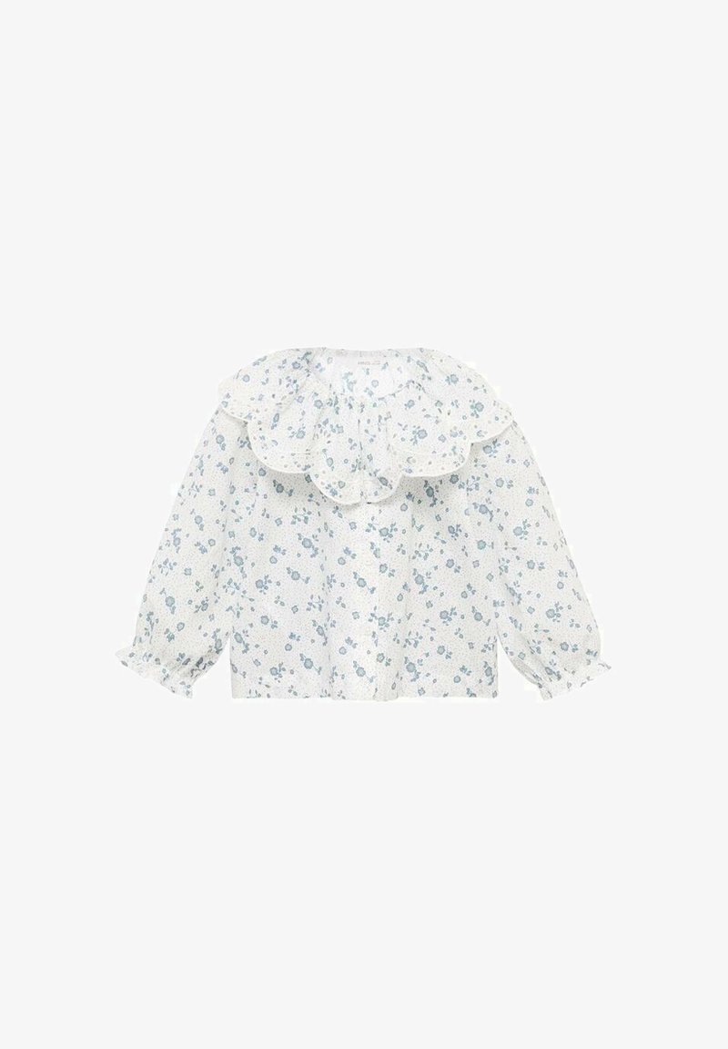 Blusa bianca con un ampio colletto a forma di scallop, caratterizzata da un motivo floreale blu. Maniche lunghe e gonfie con polsini arricciati. Tessuto leggero e testurizzato.