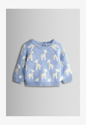 Világoskék kötött pulóver krémszínű zsiráfmintával, bordázott mandzsettákkal és szegéllyel, valamint kerek nyakkivágással. Puha, texturált anyag.