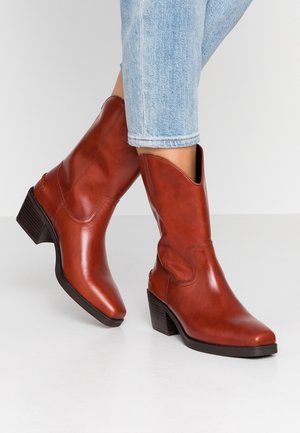 Botas camperas - tan