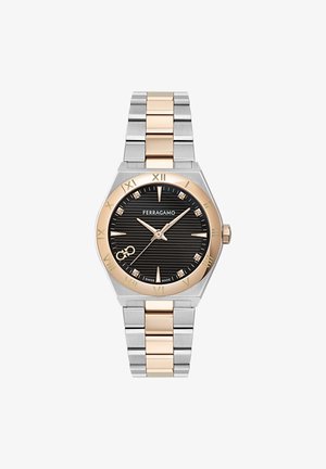 Reloj de acero inoxidable en plata y oro rosa con un dial texturizado negro, números romanos y acentos de diamantes en una pulsera de eslabones.