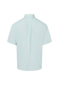 Lichtblauw overhemd met korte mouwen en een button-down kraag, gemaakt van een lichtgewicht stof, met een rugplit en een gladde textuur.