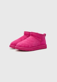 UGG CLASSIC ULTRA MINI - Klasiski puszābaki - dark peony