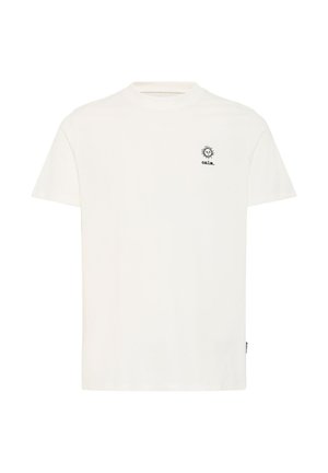 Camiseta de algodón blanca de manga corta con un pequeño diseño gráfico de sol negro y la palabra "calma." impresa debajo. Cuello de estilo clásico.