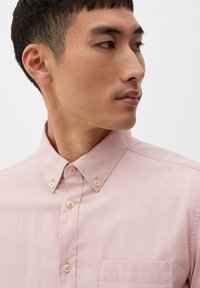 s.Oliver KURZARM MIT BUTTON-DOWN-KRAGEN - Hemd - rosa